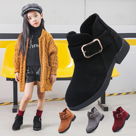Comfortable boots for big kids in black with buckle detail and soft material perfect for kids
